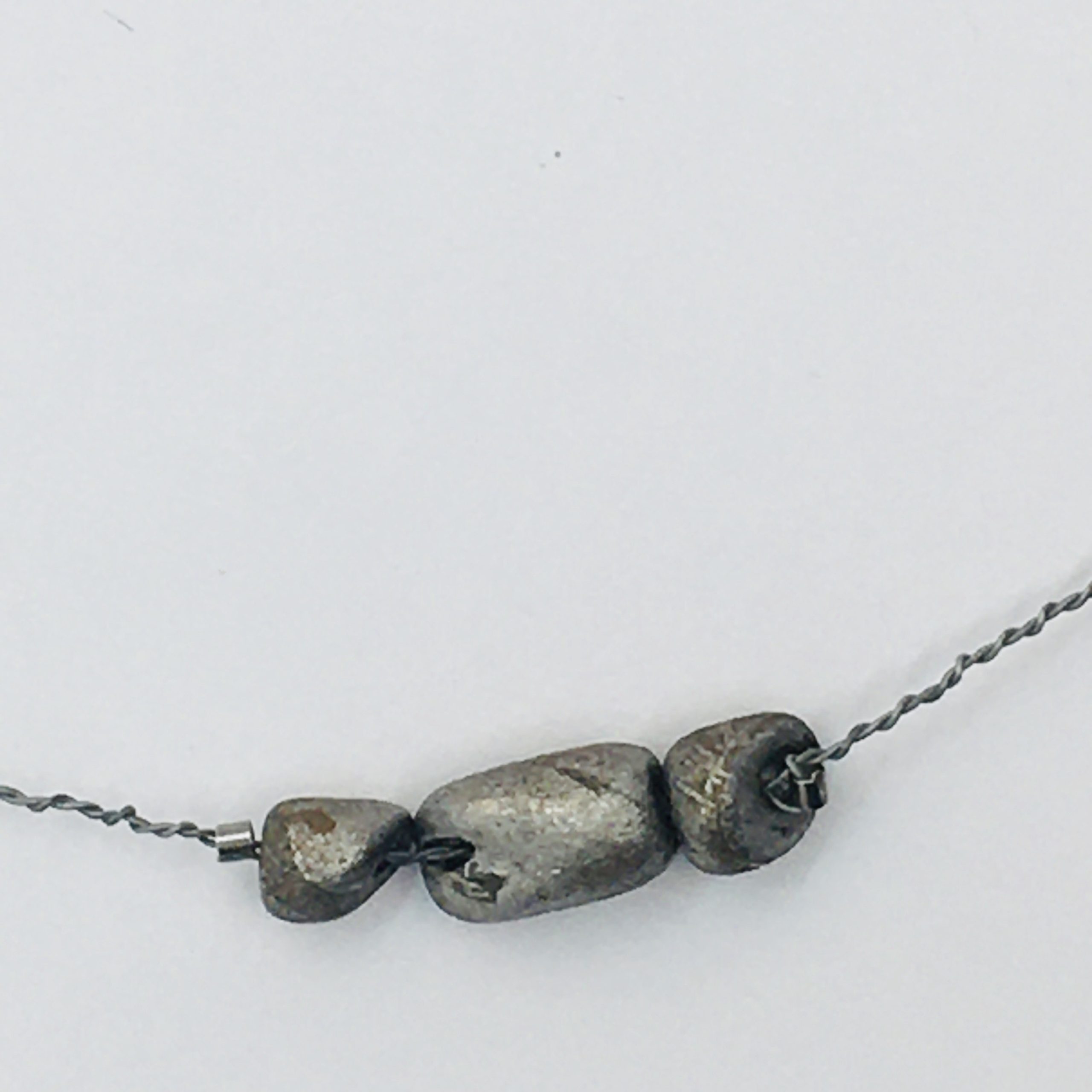 Krótki naszyjnik z plecionego drutu z meteorytem saymchan, ludzie meteorytów, żywioł metalu, IMG_5404